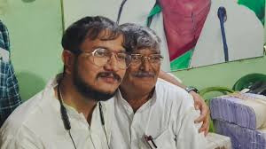 Debangshu Bhattacharya at Asit Majumdar's house.