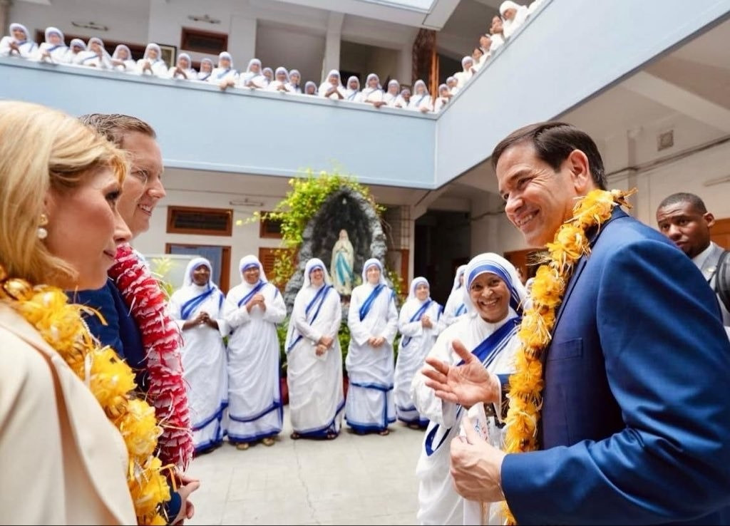Marco Rubio in Kolkata with wife, people at Mother House