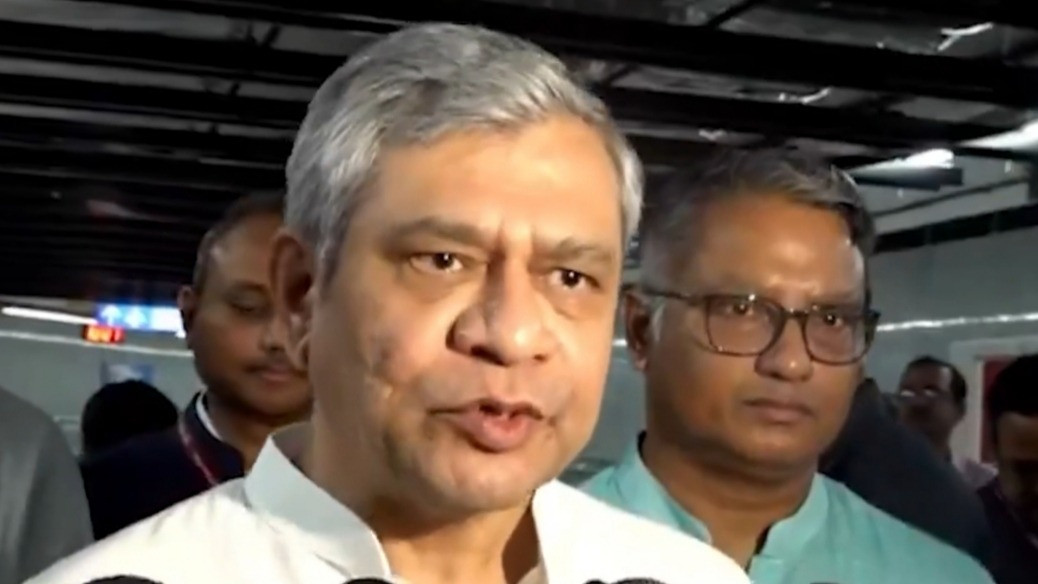 Railway Minister Ashwini Vaishnav rides in Kolkata Metro