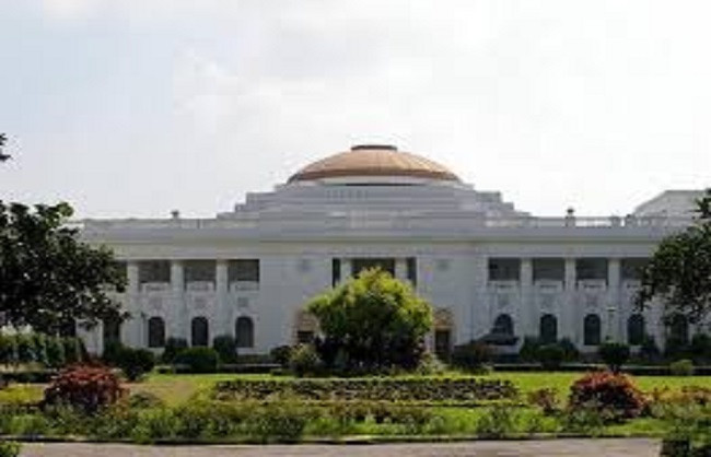 Ritabrata reaches the assembly, speculations about the signatures of the rebel MLAs