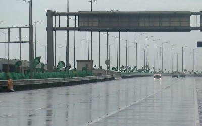 Heavy rain in Mumbai; pleasant weather in the commercial capital.