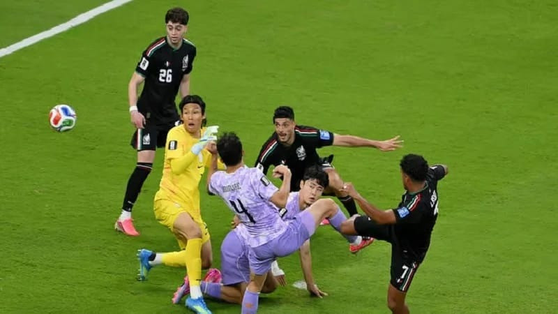 Mexico becomes the first team to reach the knockout stage after defeating South Korea.