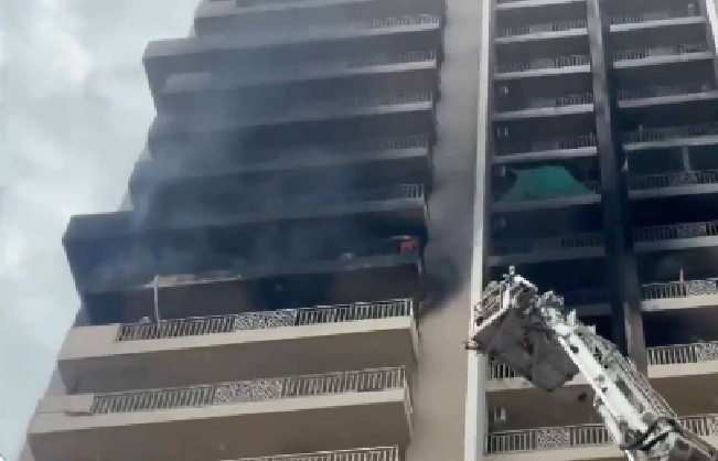 Devastating fire in high-rise building in Noida, Chief Minister Yogi concerned