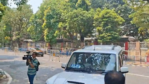 Speculation of formation of agitating camp in Trinamool, hints of new alliance ahead of Ritabrata