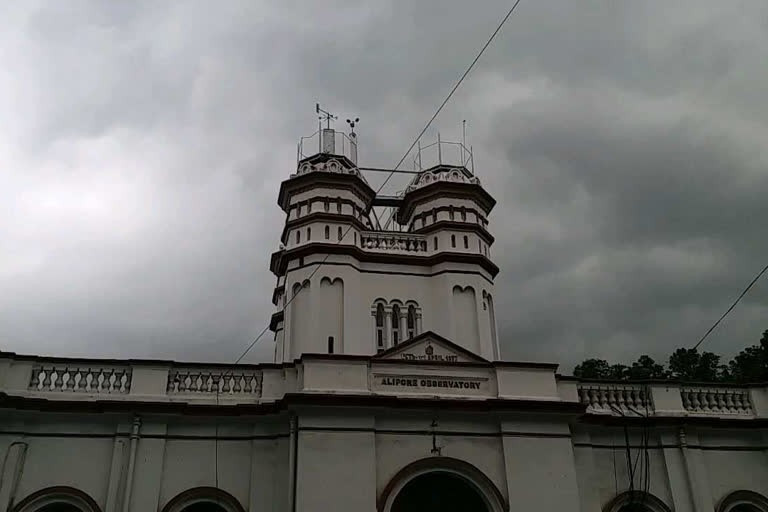 Storms and rain to lash South Bengal; fishermen advised against venturing out to sea.