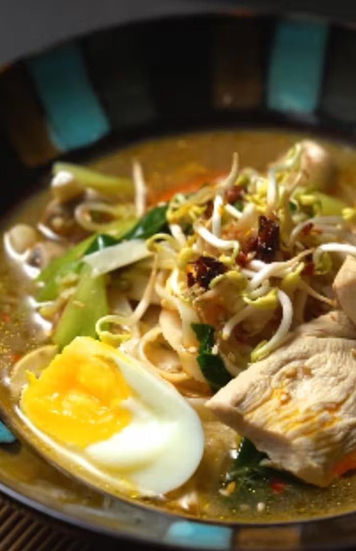A Warm Bowl of Chicken Ramen Soup for Rainy Days