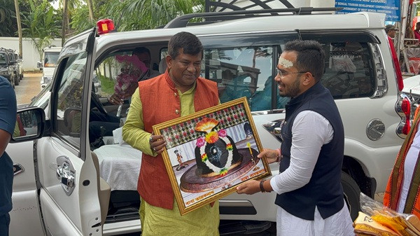 Assembly Speaker Rathindra Basu at the Taraknath Temple in Tarakeswar.