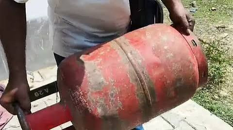 Commercial cylinders became cheaper from August 1.