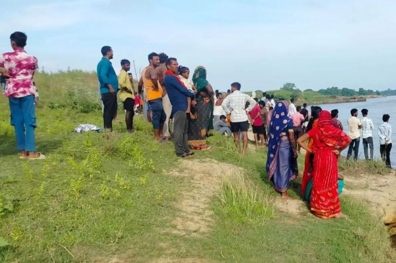 Accident during immersion of Karam Puja offerings; 6 dead in Jharkhand.
